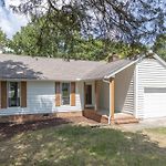 Cozy Single-Story Near Pineville Hospital, Games