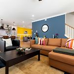 Luminous Urban Vacation Rental Haven Near Catawba River In North Carolina