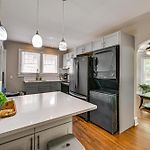 Charlotte Duplex Close To Uptown And Sports
