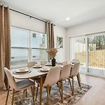 Elegant Stay Near Uptown, Airport & Stadium