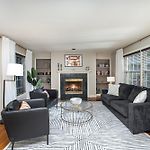 Close 2 Southpark Pet Friendly W Fenced-In Yard
