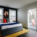 Radiant Urban Vacation Rental Sanctuary Near Catawba River In North Carolina