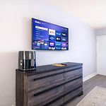 Charlotte Studio Apartment Near Uptown & Minutes To Hospital, Free Wi-Fi, Coffee & Gym