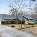 Poolside Paradise In The Heart Of Charlotte