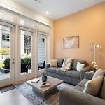 Queen City Luxe - Free Parking, Pool, Central