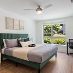 Uptown Haven - Free Parking, Pool, Walkable