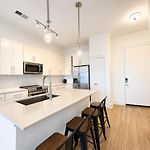 Luxury Uptown Charlotte 2Br Rooftop Pool Gym & Skyline Views