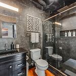 4Th Ward Industrial In The Heart Of Charlotte - Apartment