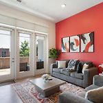Carolina Luxury - Free Parking, Pool, Gym