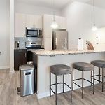 Landing Incredible 1Bd Clubhouse Gym