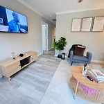 Charming And Renovated Home Close To Airport And Uptown