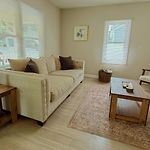 Charlotte Bungalow Retreat Porch Swing At 606 Clt