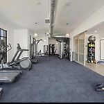 Uptown Luxurious 1Br 1Ba, Boa & Nascar