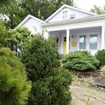 3 Bed, Luxury Bungalow, With Mature Garden, Minutes From Uptown Charlotte