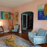 3 Bed, Luxury Bungalow, With Mature Garden, Minutes From Uptown Charlotte