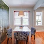 Spacious 2Br In Myers Park With Sunroom