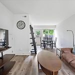 Modern 2Br Big City Feel | Pets+, Parking+