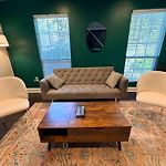3Br Home W Yard & Wifi Sleeps 10