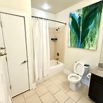 Spacious Uptown Luxury Escape