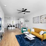 8Br Near Southend/Uptown W/Gameroom/Hottubs/Fenced