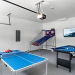 8Br Near Southend/Uptown W/Gameroom/Hottubs/Fenced