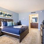 Work & Play! Studio Near Uptown, Hospitals, Sports
