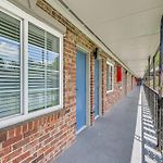 Work & Play! Studio Near Uptown, Hospitals, Sports