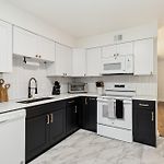 Stylish Charlotte Condo With 2 King Beds And Private Patio