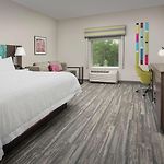 Hampton Inn & Suites Charlotte Airport Lake Pointe