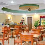 Charlotte Speedway Inn & Suites