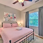 Charlotte Home 2 Miles To Dwtn - Walk To Dining!