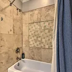 2 Mi To Dwtn - Walk To Dining! Holiday home *