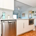 {cloud 9} Luxury 2 Bedroom In Uptown Apartment *