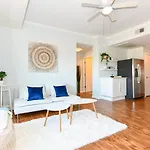 Apartment {cloud 9} Luxury 2 Bedroom In Uptown
