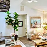 Rare Downtown Matthews Walk 2 Shops Restauraunts Hike Clt 2 Bedroom Not 3br *