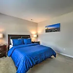 Holiday home Near Uncc! Family Retreat W/ Deck Charlotte