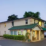 Motel Super 8 By Wyndham Downtown Area