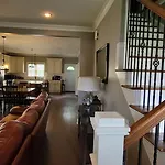 Spacious Deluxe House For You, Your Family And Friends