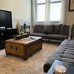 Uptown Townhouse -wifi-10 Min Walk To Spectrum Center * Charlotte