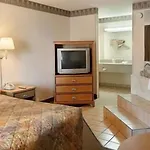 Super 8 By Wyndham Downtown Area