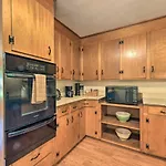 Cozy Retreat With Yard About 5 Mi To Dtwn *