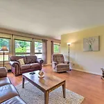 Cozy Retreat With Yard About 5 Mi To Dtwn Holiday home *