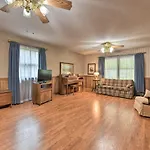 Cozy Retreat With Yard About 5 Mi To Dtwn Charlotte
