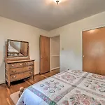 Cozy Retreat With Yard About 5 Mi To Dtwn Charlotte