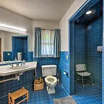 Cozy Retreat With Yard About 5 Mi To Dtwn Holiday home *