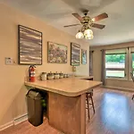Cozy Retreat With Yard About 5 Mi To Dtwn Holiday home *