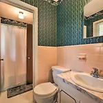Cozy Retreat With Yard About 5 Mi To Dtwn Charlotte
