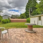 Cozy Retreat With Yard About 5 Mi To Dtwn *
