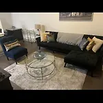 Luxurious 1br Uptown Highrise/ Balcony With View!