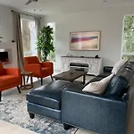 Entire Close To Boa Stadium & Holiday home